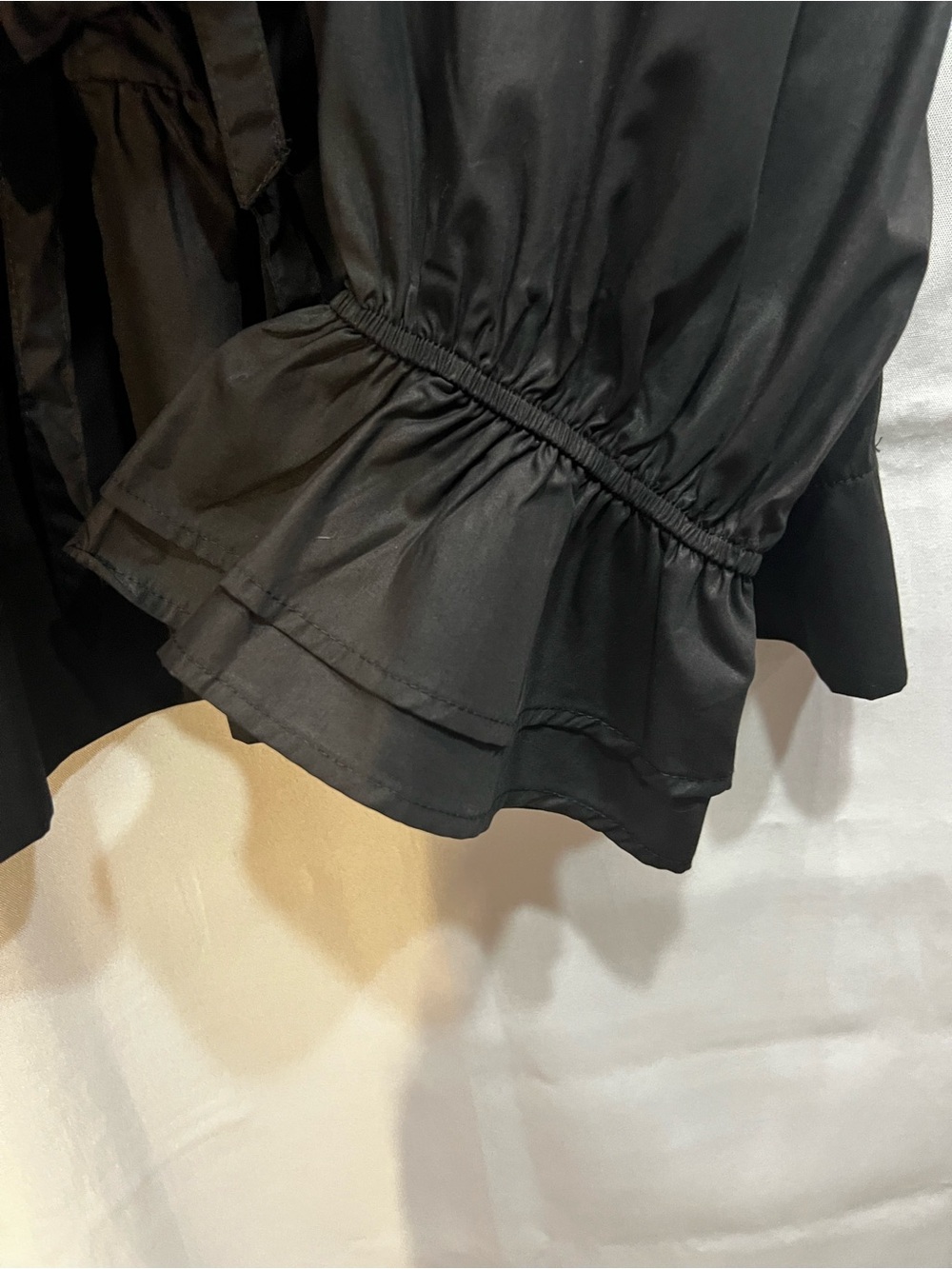 Entro Black Peplum Blouse Ruffle Sleeves Peter Pan Collar Bows Size L - Picture 6 of 7